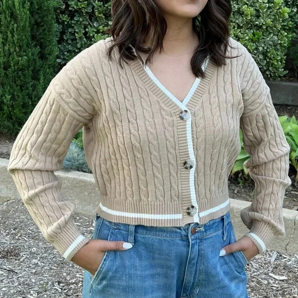 Cardigan Sweater Cable Knit Oversized Boxy Cropped Khaki Brown Long Sleeve Cozy - Picture 3 of 8